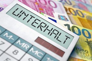 © bluedesign - stock.adobe.com Foto: Schriftzug Unterhalt